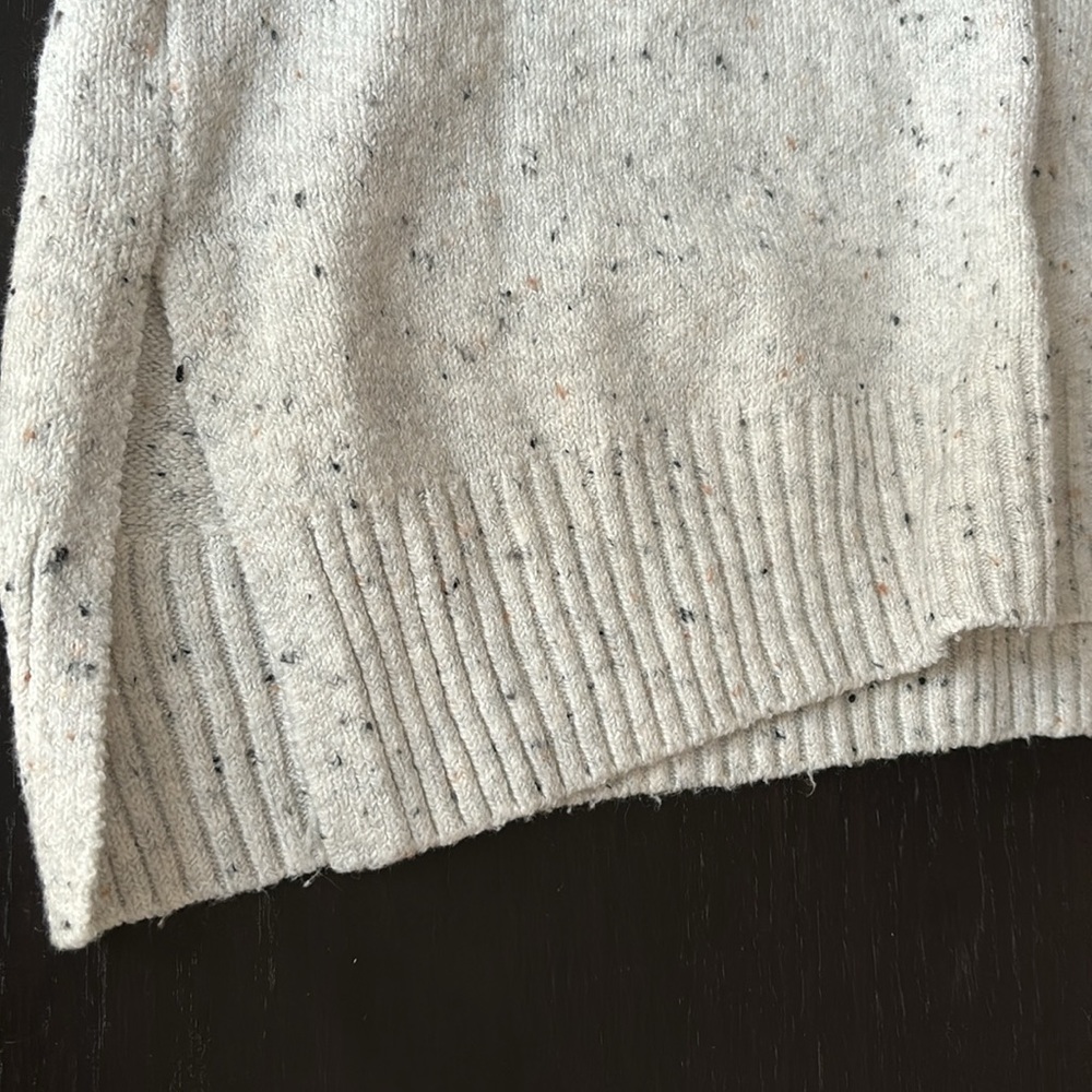 Women’s petite Loft sweater - Picture 3 of 6